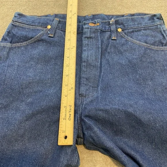 vtg Wrangler Jeans Mens 35x34 Faded Blue 13MWZ Cowboy Cut USA Made 80s Western